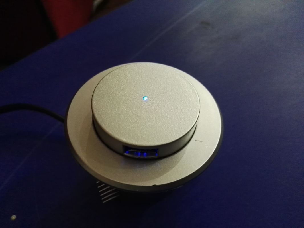 Portable Travel Usb Charging Station Round Push Mounted Dengan 2 X USB Chargers