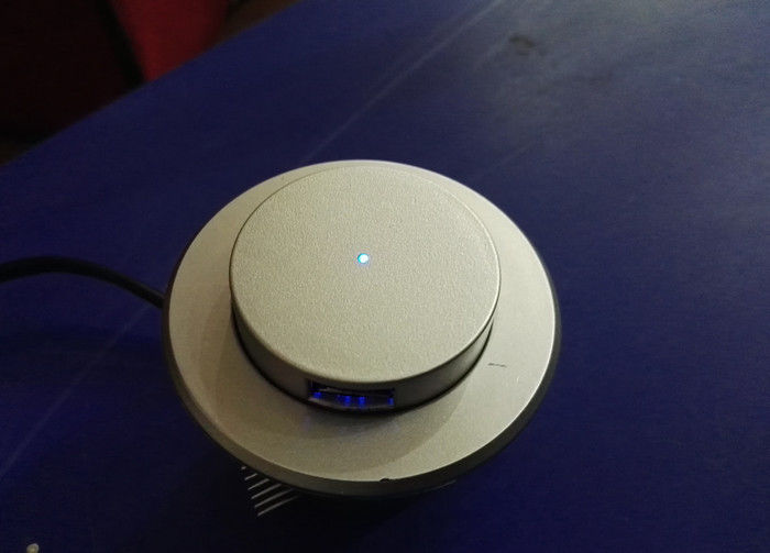 Portable Travel Usb Charging Station Round Push Mounted Dengan 2 X USB Chargers