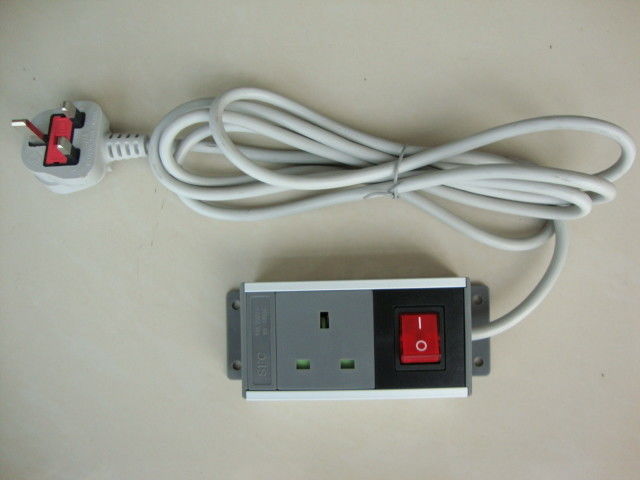 Portable UK 1 Way Universal Power Strip Dengan Surge Protector / Long Cord