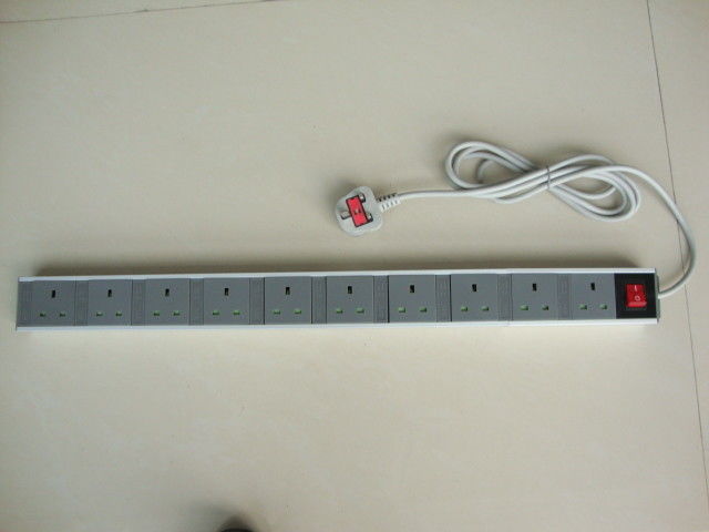 UK Power Distribution Units dan Extension Cords, 10 Strip Stopkontak dengan Switch