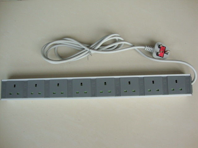 Plug Datar 8 Way European Power Strip Dengan Kabel Panjang / Surge Protector