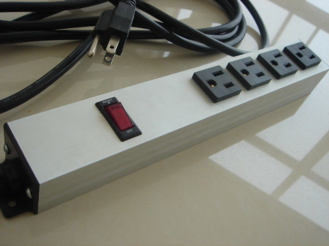 Waterproof Rack Mount PDU Power Jalur 4 Way, Multi Port Extension Cord Heavy Duty