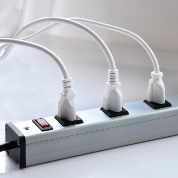 9 Ft Grounded Extension Cord Power Bar 9 Outlet Dengan 15Amp Circuit Breaker Terpadu
