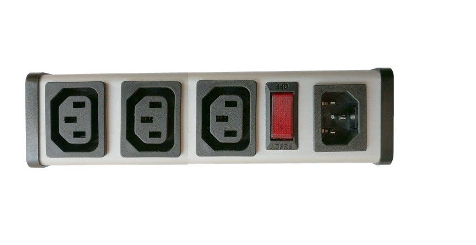 UL C-UL list 3Way IEC Output Socket Dibangun di 15A Overload Protector Outlet Power Strip