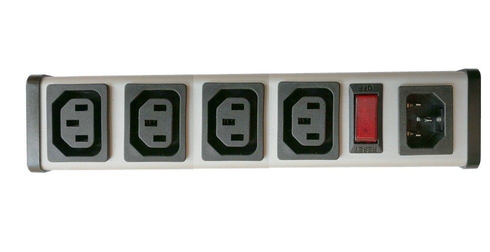 4 Outlet 15 Amp Unit Distribusi Daya PDU Dengan Proteksi Overload Daftar UL C-UL IEC
